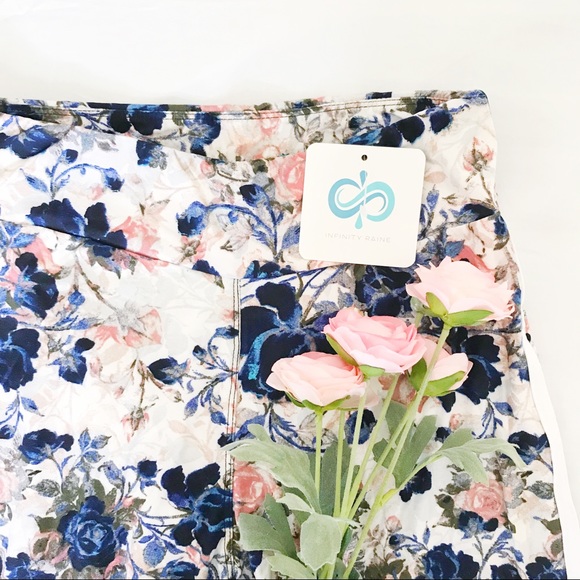 Infinity Raine Pants - Floral One Size Side Stripe Leggings